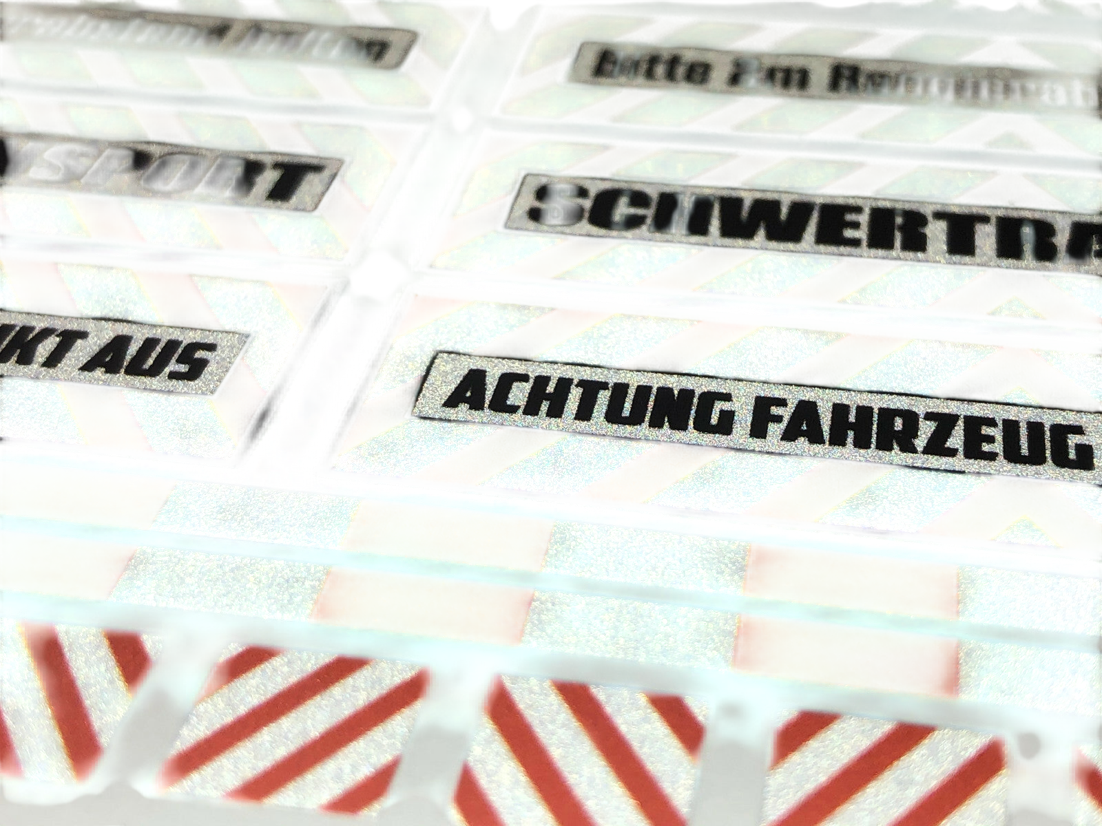 Reflektierendes-Schwertransport-Set-Aufkleber-Tamiya-Wedico-114-1145-RC-LKW-modellbau-beschriftung-4.png Reflektierendes Schwertransport Set - Aufkleber Tamiya Wedico 1:14 1:14,5 RC LKW – Bild 4