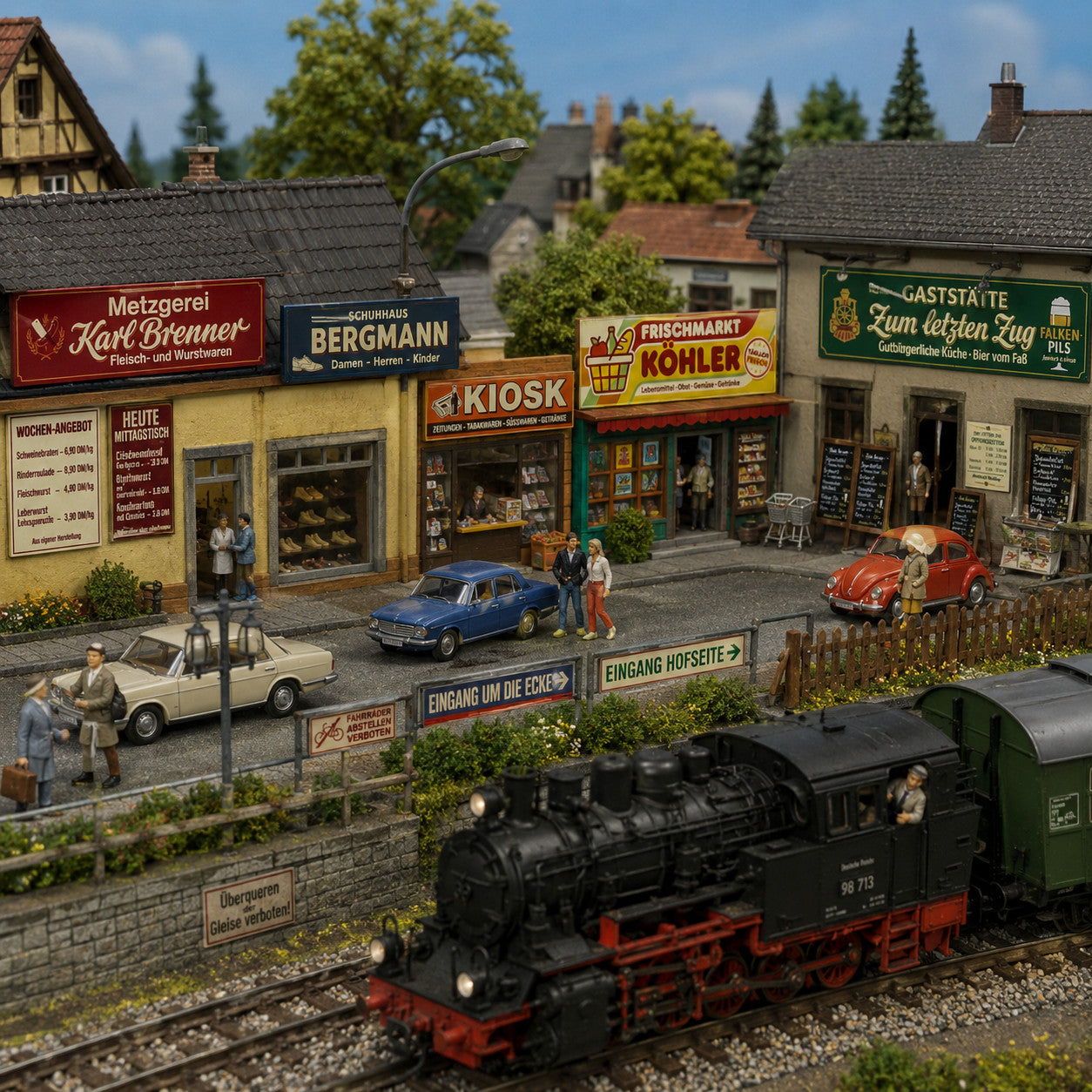 s-l1600_4e900cb6-3d46-416f-a849-1220632cbff0.jpg LGB Stadtleben 70er 80er Beschriftungen Schilder Geschäfte Stadt 1:22,5 Set – Bild 3